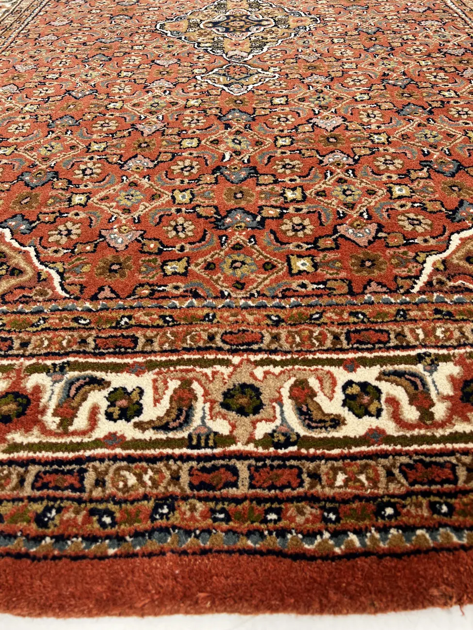 HD0101 kilimas 10 Rankų darbo vilnonis kilimas. Kilmės šalis – Indija 195x300x2 cm