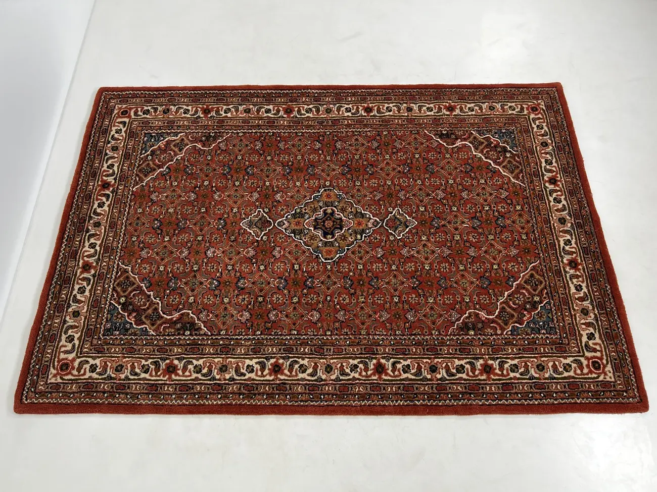 HD0101 kilimas 6 Rankų darbo vilnonis kilimas. Kilmės šalis – Indija 195x300x2 cm