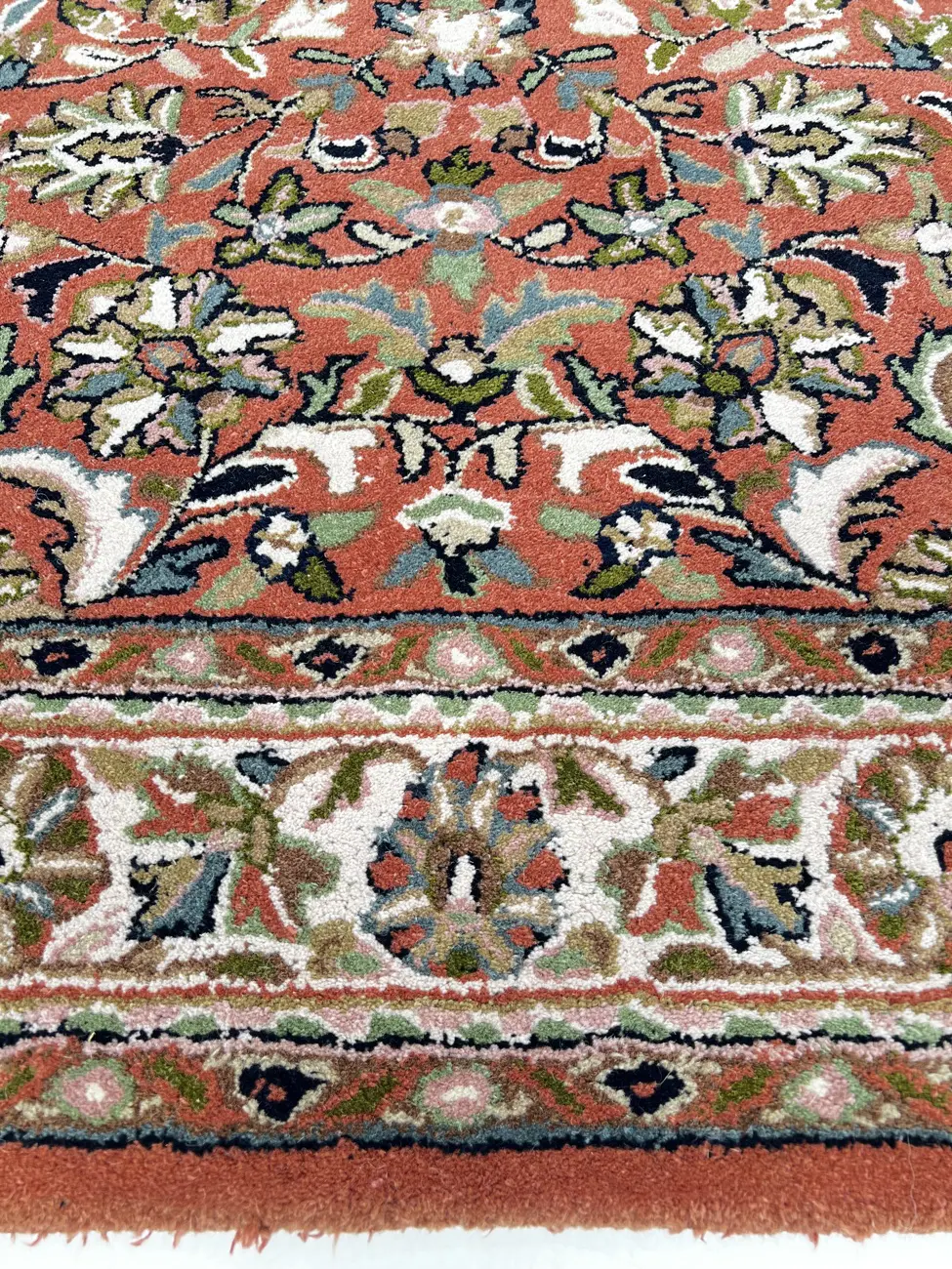 HD0120 kilimas 10 Rankų darbo vilnonis kilimas. Kilmės šalis – Indija 168x230x2 cm