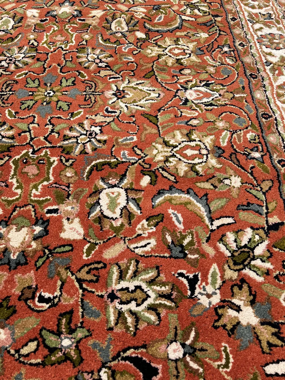 HD0120 kilimas 11 Rankų darbo vilnonis kilimas. Kilmės šalis – Indija 168x230x2 cm
