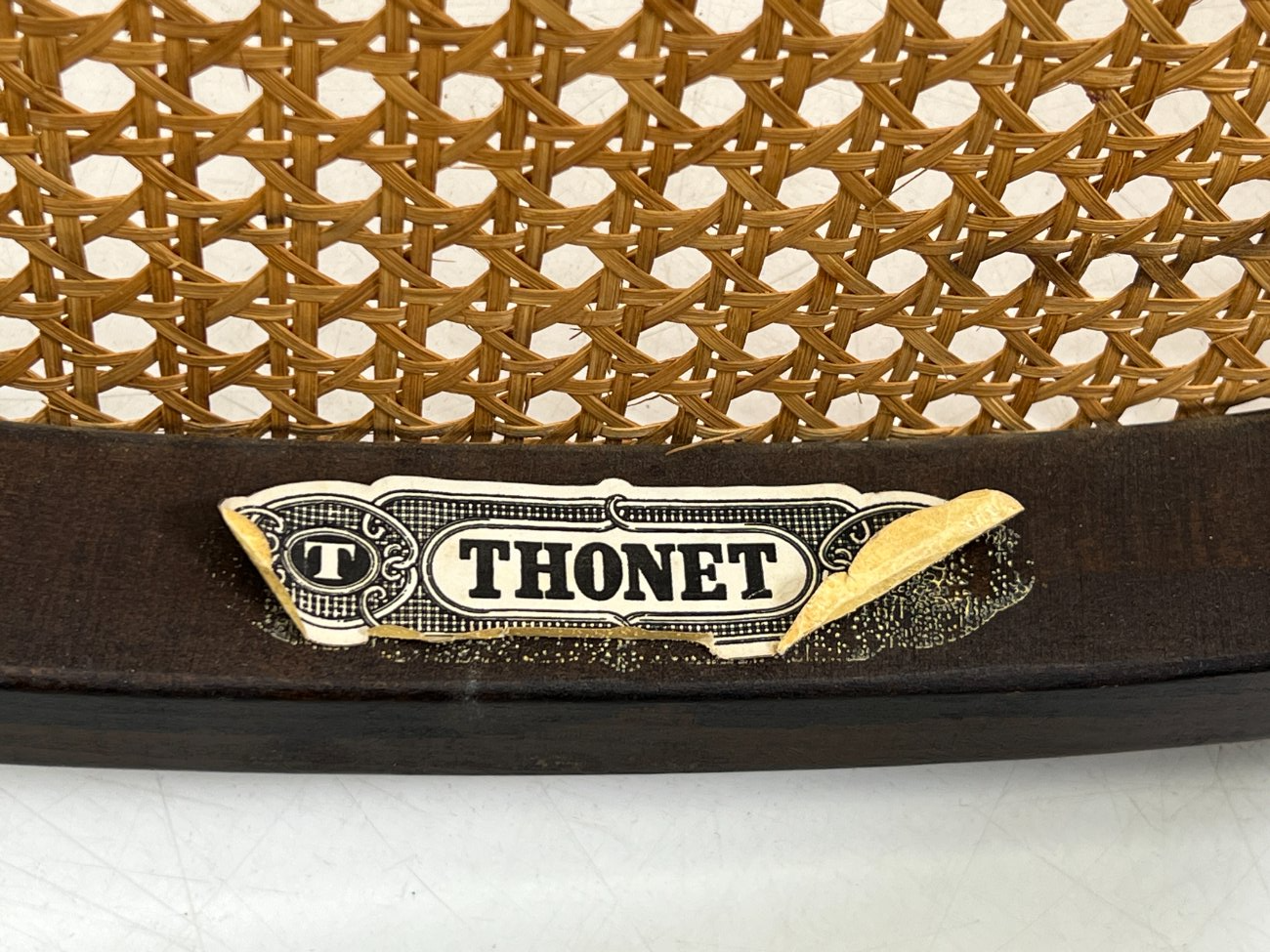 HK1508-kedes-15 „Thonet Long John 207” krėslas 48×52,5×116 cm 47-50 cm