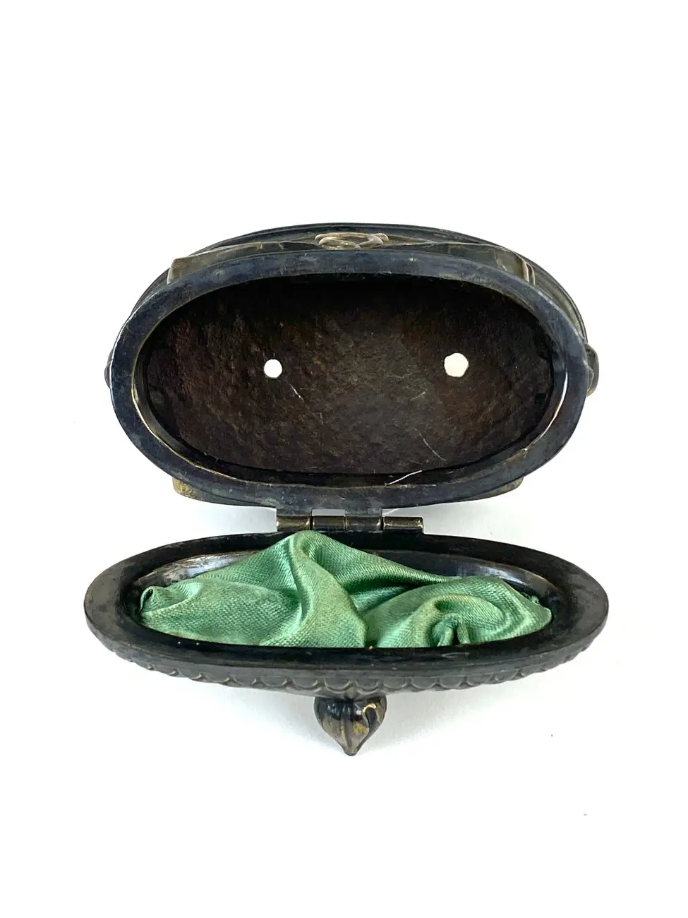 DT0436-kiti-indai-8 Ovali metalinė dėžutė su paukščių figūromis 8×12,5×9 cm
