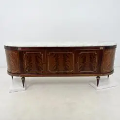 Liudviko XVI laikotarpio stiliaus ilga raudonmedžio penkių durų komoda su marmuriniu stalviršiumi 55x263x99 cm