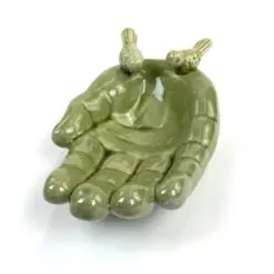 Keramikinis delno formos indas – lesykla su paukščių figūromis 24x14x9 cm