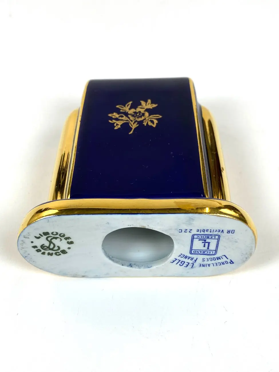 HB0780-pastatomi-laikrodziai-11 Staiger stalinis kvarcinis laikrodis porcelianiniame Legle Limoges rėme 3,5×7,5×8,5 cm