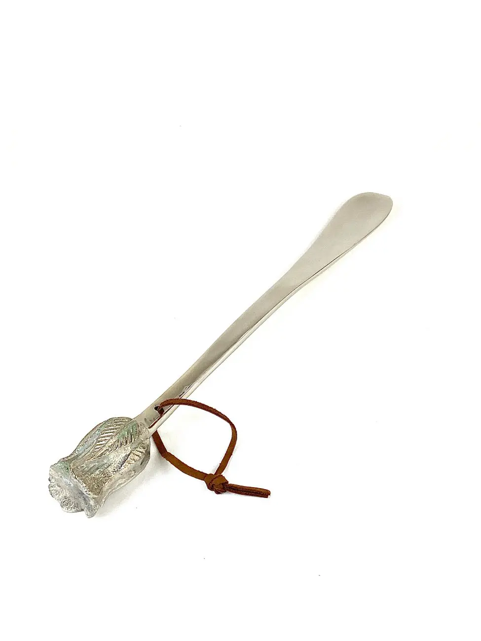 HB0786-irankiai-prietaisai-3 Aliumininis batų šaukštas su gėlės žiedo figūra – rankena 47x5x4 cm