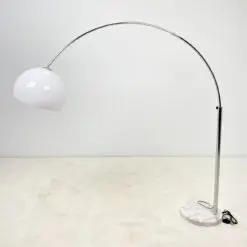 Metalinis arkos formos reguliuojamas toršeras marmuriniu pagrindu ir plastikiniu gaubtu 38x180x172(+31) cm