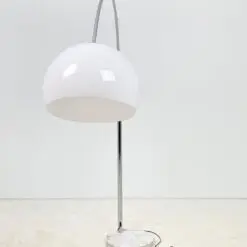 Metalinis arkos formos reguliuojamas toršeras marmuriniu pagrindu ir plastikiniu gaubtu 38x180x172(+31) cm