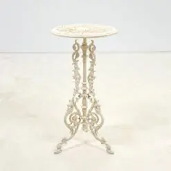 Metalinis provanso stiliaus baltos spalvos apvalus staliukas 36x36x69 cm
