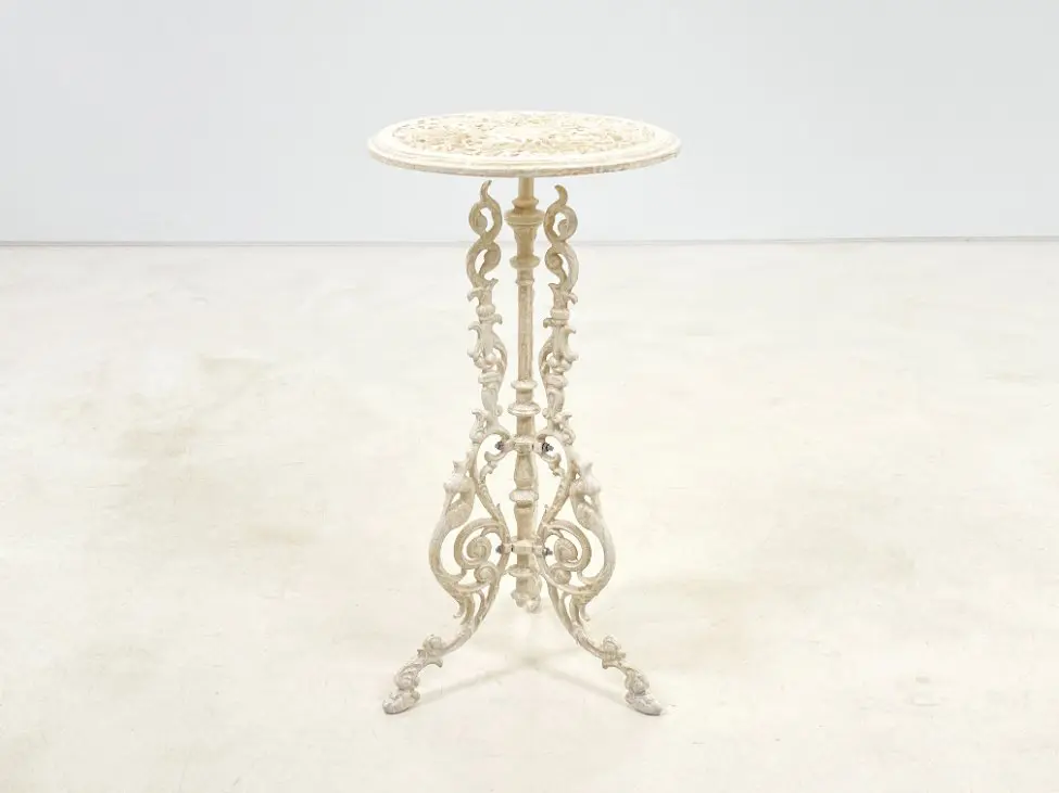 HB0802-stalai-2 Metalinis provanso stiliaus baltos spalvos apvalus staliukas 36x36x69 cm