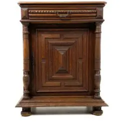 Ąžuolinė vieno stalčiaus ir vienų durų komoda su kolonomis 55x80x97 cm