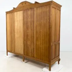 Ąžuolinė rokoko stiliaus keturių durų rūbų spinta 66x221x214 cm