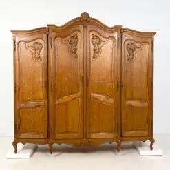 Ąžuolinė rokoko stiliaus keturių durų rūbų spinta 66x221x214 cm