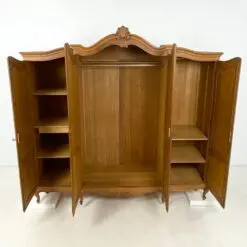 Ąžuolinė rokoko stiliaus keturių durų rūbų spinta 66x221x214 cm