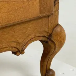 Ąžuolinė rokoko stiliaus keturių durų rūbų spinta 66x221x214 cm