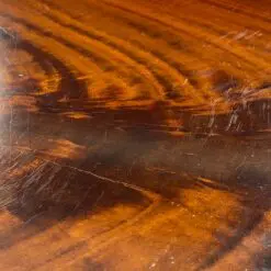 Ovalus išskleidžiamas raudonmedžio valgomojo stalas su žalvario apdailomis 106×171(+60)x77,5 cm