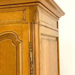 Ąžuolinė keturių durų rūbų spinta 64x237x194 cm