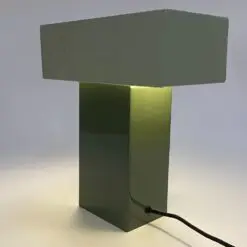 Modernus metalinis žalių atspalvių T formos stalinis šviestuvas 15,5x32x35 cm