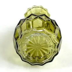 Stiklinė briaunuota žalsvo atspalvio vazelė 7x7x11,5 cm