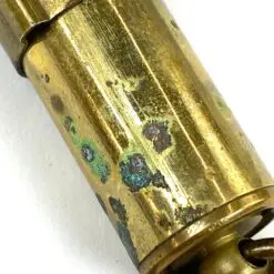 Žalvarinis Antrojo pasaulinio karo laikotarpio kišeninis žiebtuvėlis 2,5x2x8 cm