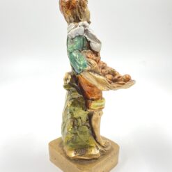 Keramikinė vaiko su vaisių dubeniu statula 7×8,5×24 cm