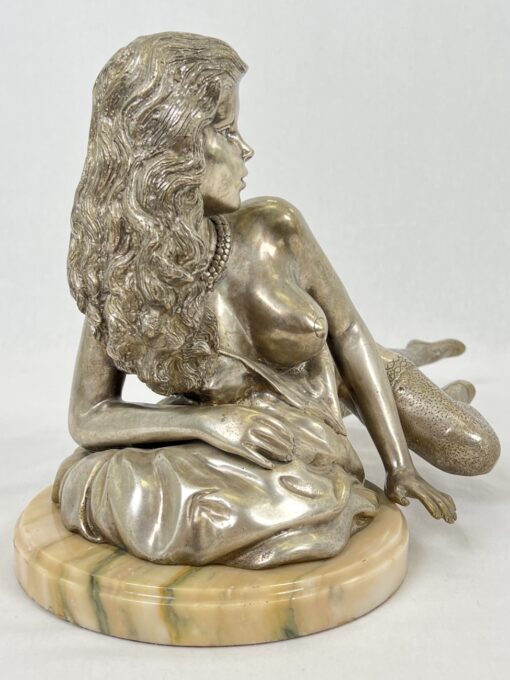 Moters skulptūra 25x60x30 cm