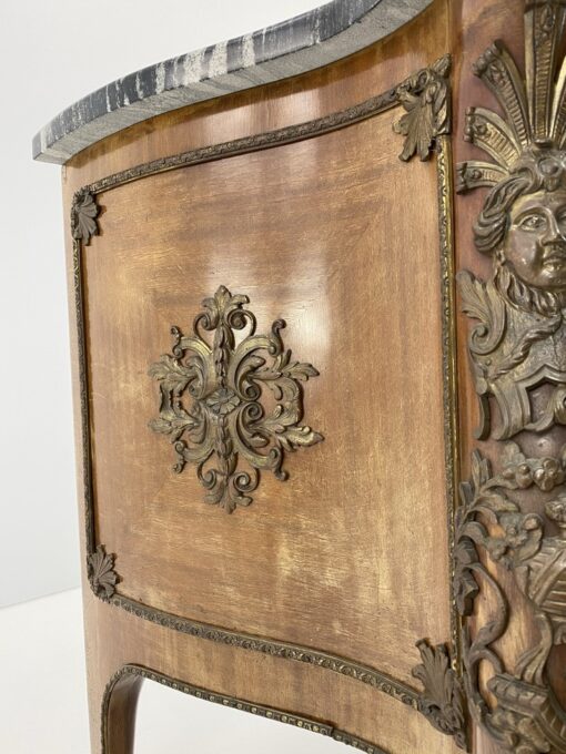 Liudviko XVI stiliaus komoda su marmuru 62x150x100 cm