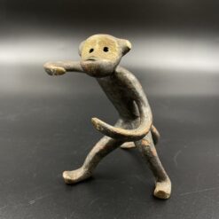Žalvarinė beždžionėlės skulptūra