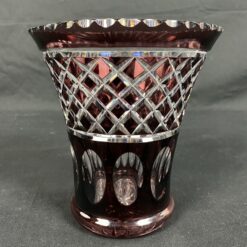Krištolinė violetinė vaza