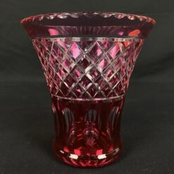 Krištolinė rožinės spalvos vaza