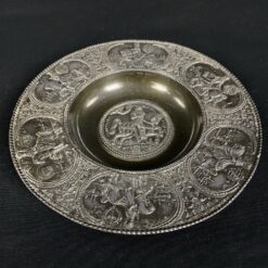 Metalinė pakabinama dekoratyvinė lėkštė skirta Šventosios Romos imperatoriui Ferdinandui III