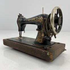Senovinė siuvimo mašina 