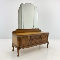 Ąžuolinis kosmetinis staliukas su veidrodžiu ir pora spintelių bei dviem stalčiais