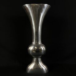 Metalinė vaza