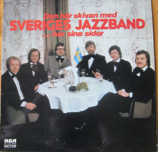 Sveriges Jazzband - 1975 - Den Här Skivan Med Sveriges Jazzband Har Sina Sidor