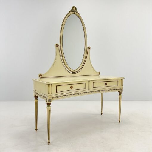 Baltas medinis Provanso stiliaus kosmetinis staliukas su ovalo formos veidrodžiu ir dviem stalčiais