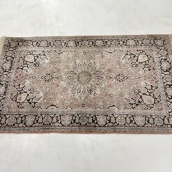 Rankų darbo kilimas su šilku 110×200 cm