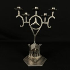 Metalinė pastatoma žvakidė su įkomponuotu "Mercedes Benz" ženklu
