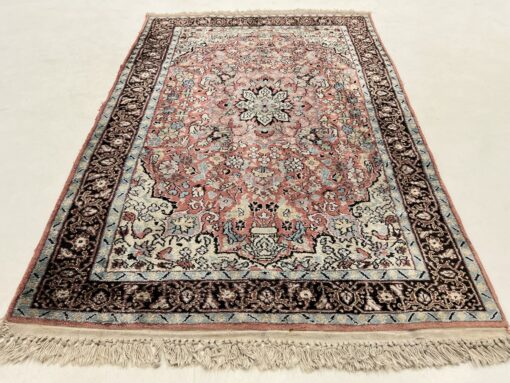 Persiškas šilkinis rankų darbo kilimas 90×150 cm