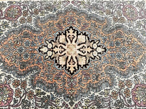 Persiškas rankų darbo kilimas su šilku 124×190 cm