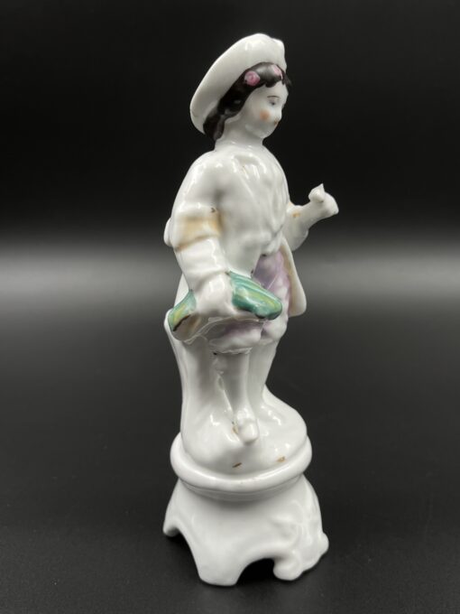 Porcelianinė skulptūra 8x8x21 cm