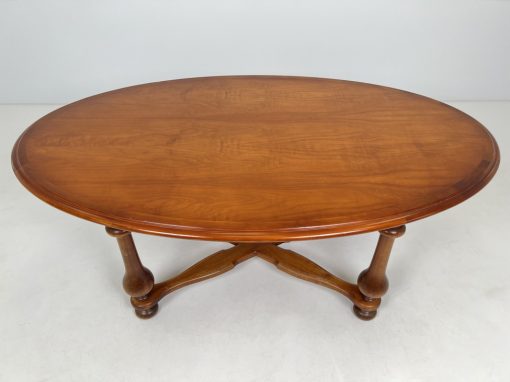 Ovalus riešutmedžio stalas 100x180x77 cm
