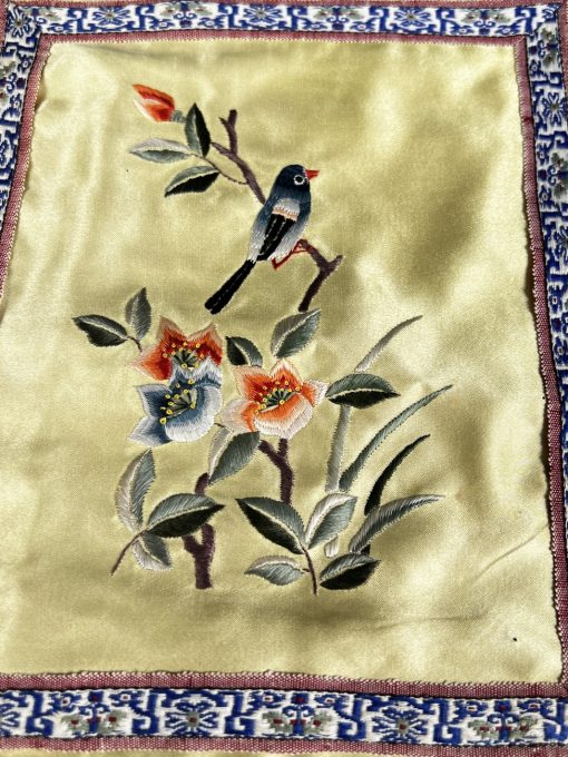 Rytietiška šilkinė servetėlė 25×28 cm