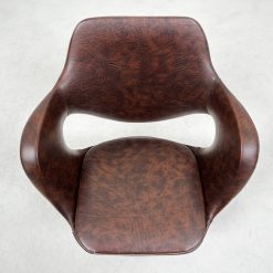 Vintažinis fotelis su oda 49x62x83 cm (turime 2 vnt.)