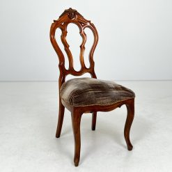 Raudonmedžio kėdė 48x56x98 cm (turime 2 vnt.)