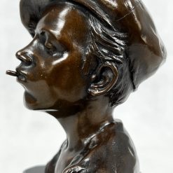 Bronzinė skulptūra “Berniukas” 10x14x23 cm