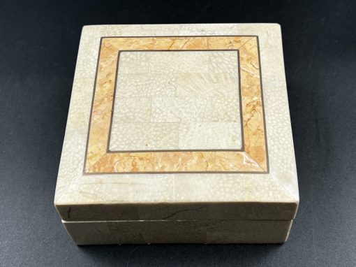 Keramikinė dėžutė 10x10x5 cm