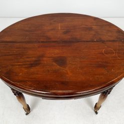 Raudonmedžio stalas 124x97x77 cm