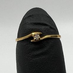 Auksuotas žiedas su cirkoniu 17,5 dydis