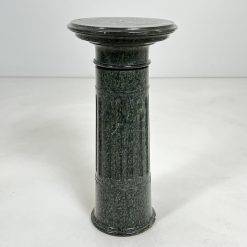 Žalvarinis staliukas – kolona 30x30x75 cm